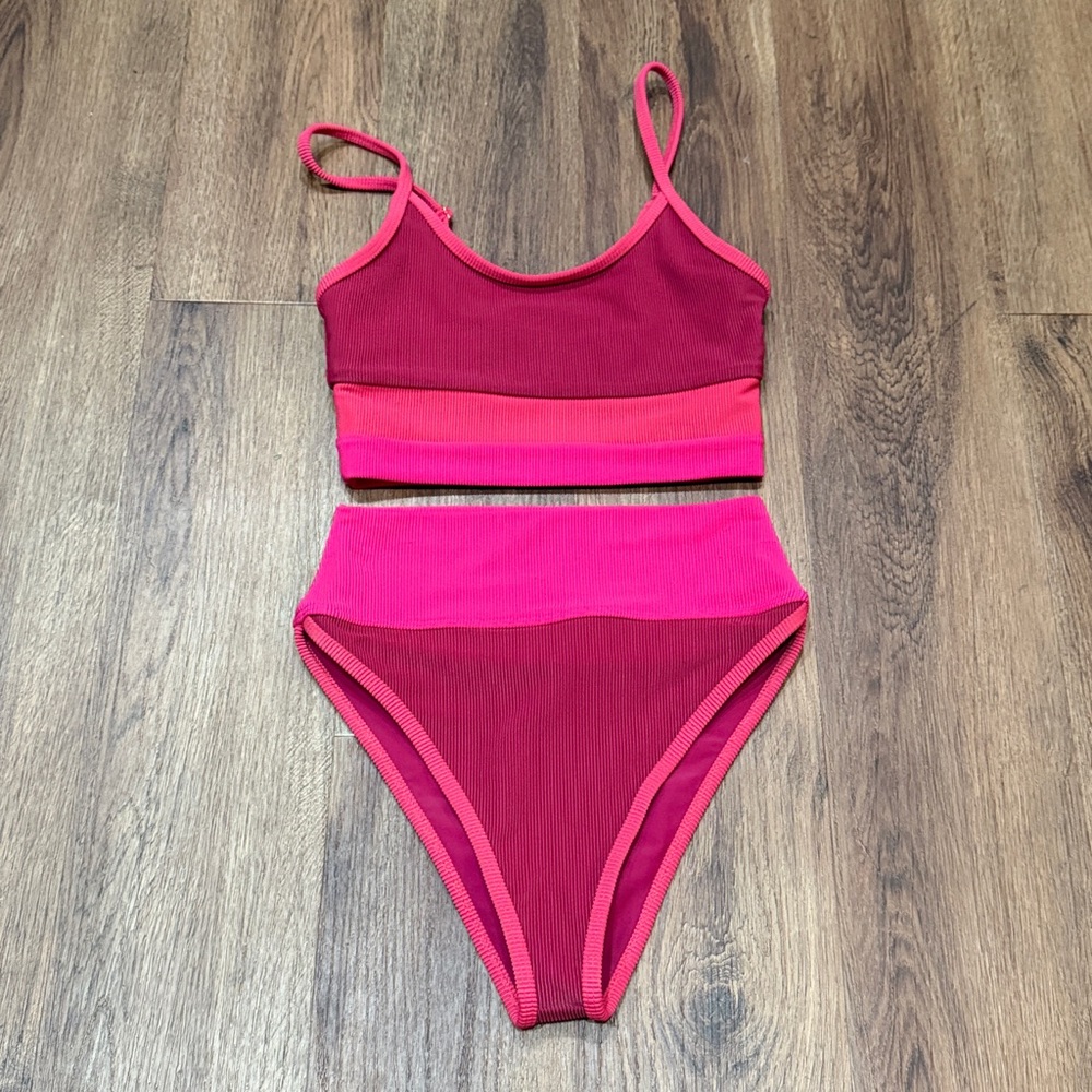 New Beach Riot Bikini Set - Picture 4 of 6